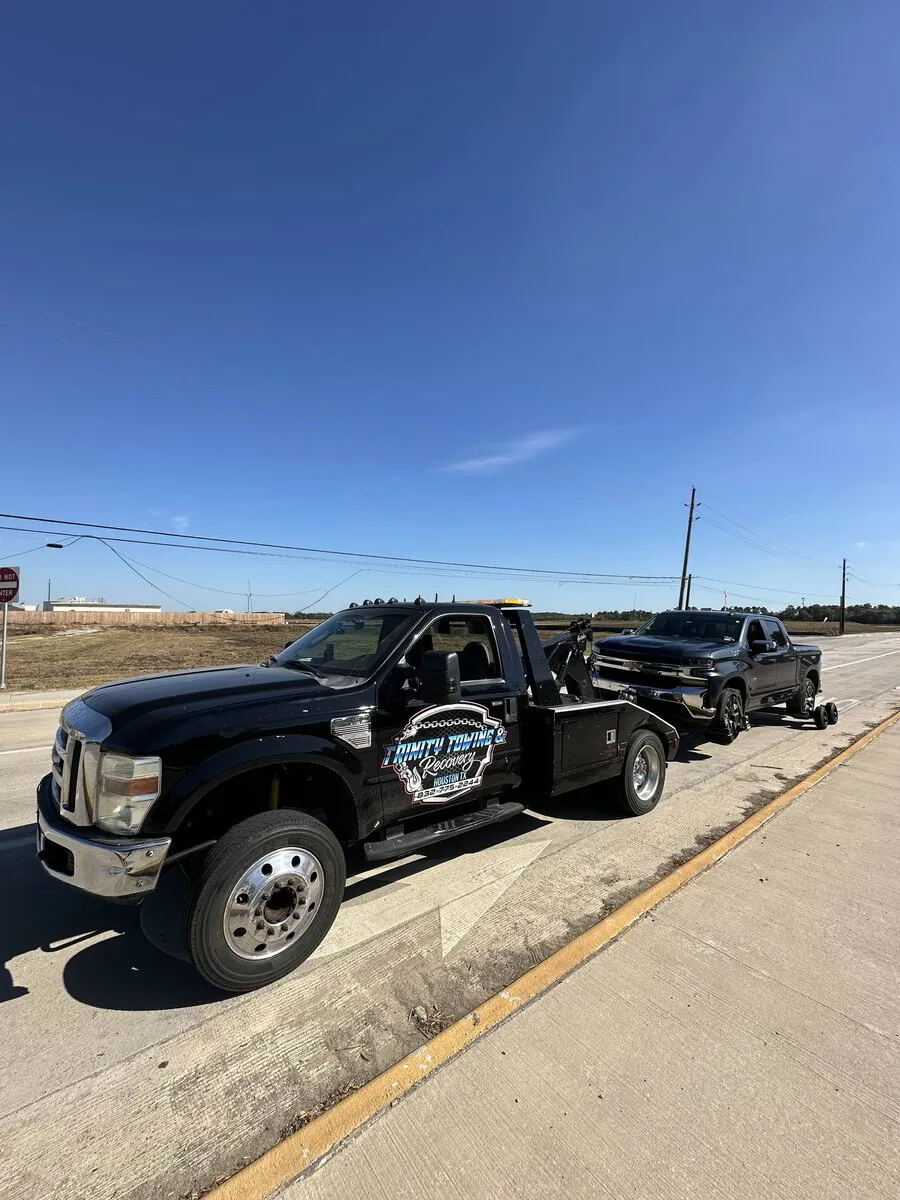 Understanding the Difference Between Towing and Hauling: A Clear Guide for Everyday Drivers